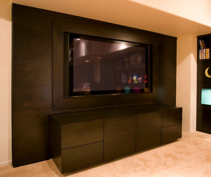 Practical Elegance in a Stylish Entertainment Unit