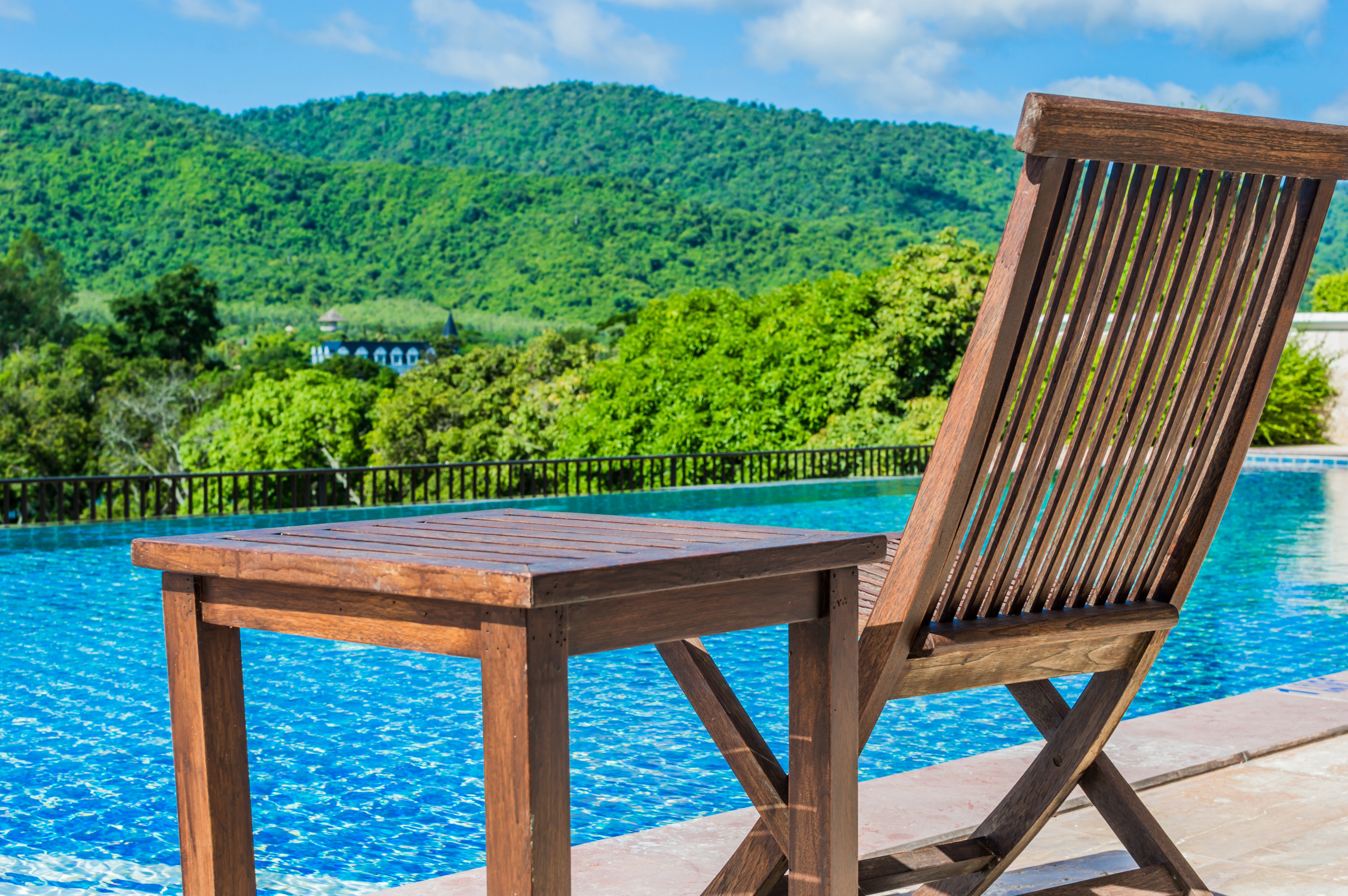 WOODEN CHAIRS: THE DESIGN ELEMENT THAT CHANGES THE ROOM